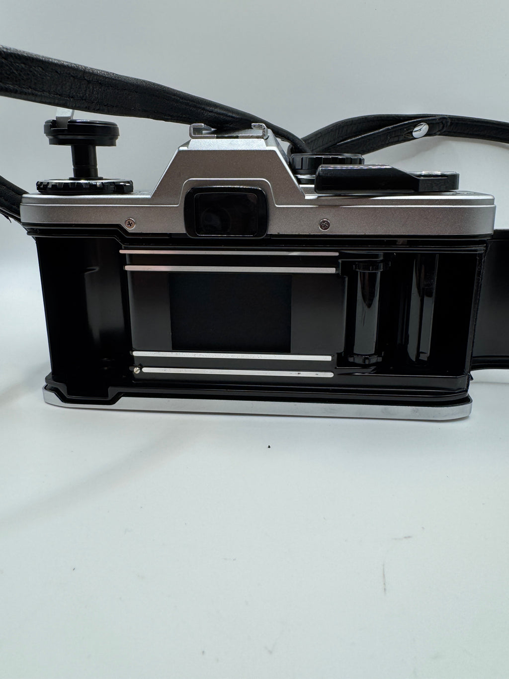 Olympus OM10 35mm Film Camera with Zuiko 50mm f/1.8 Lens Manual Adapter & Original Olympus Case
