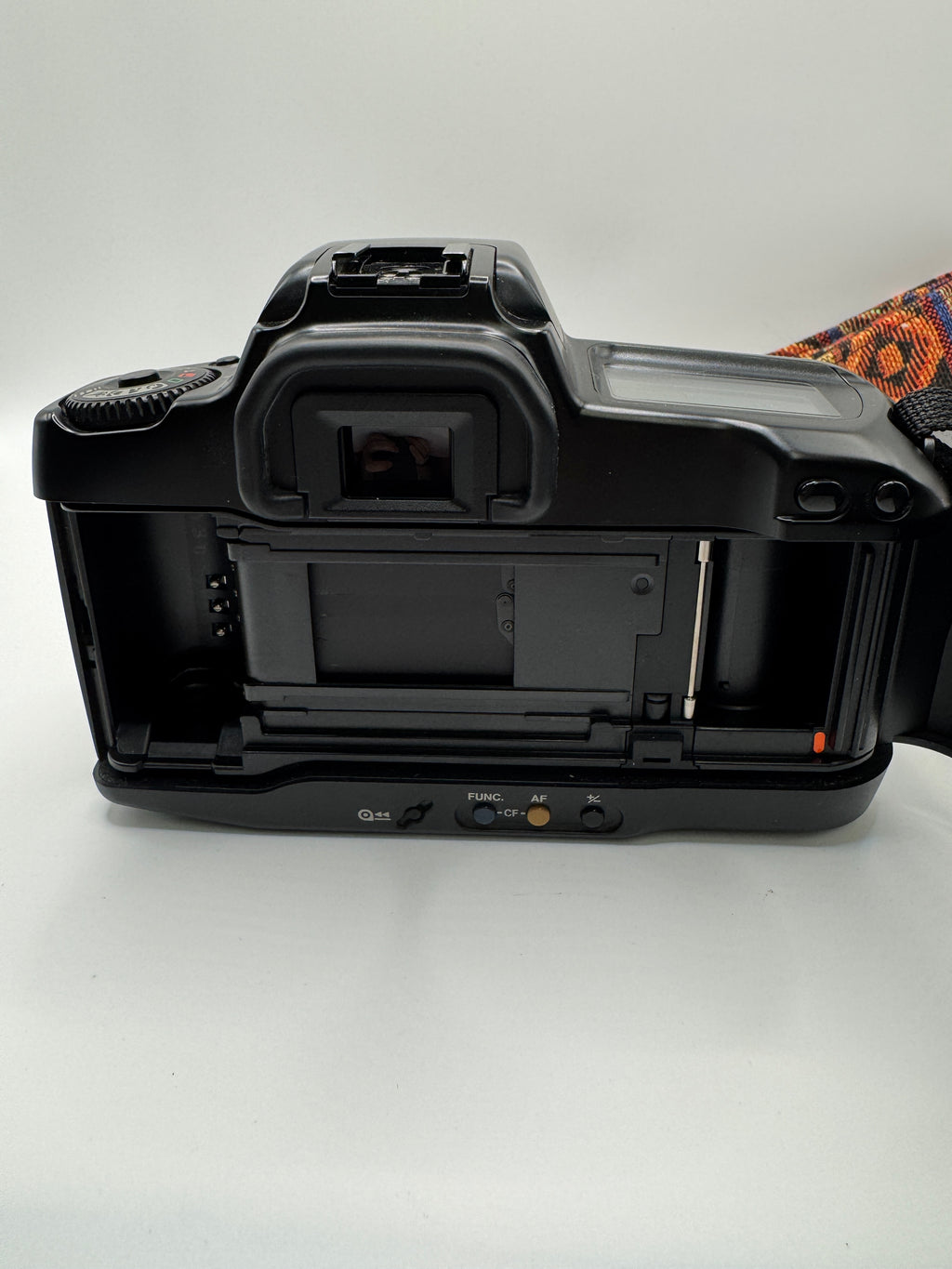 Canon EOS 10 35mm Film Camera + Canon EF 35–105mm Zoom Lens Fully Tested | Fresh Batteries Included | Excellent Condition | Ready to Shoot