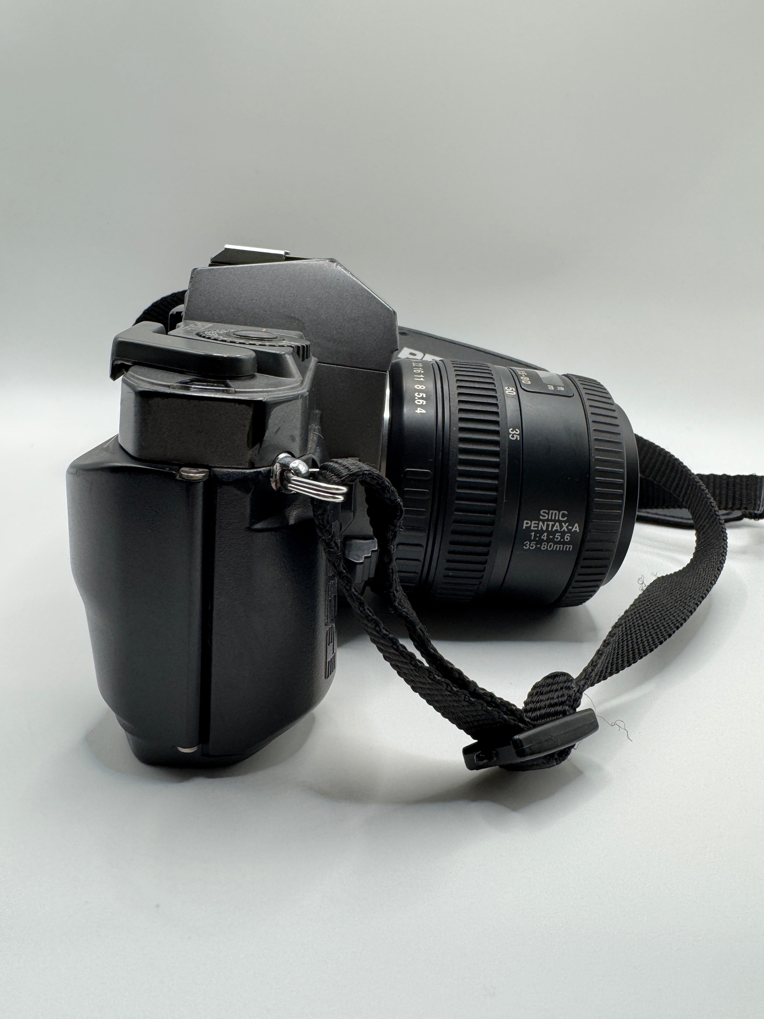 Pentax P30T 35mm Film Camera + Pentax 35–80mm f/4 Zoom Lens
Fully Tested | Excellent Condition | Ready to Shoot