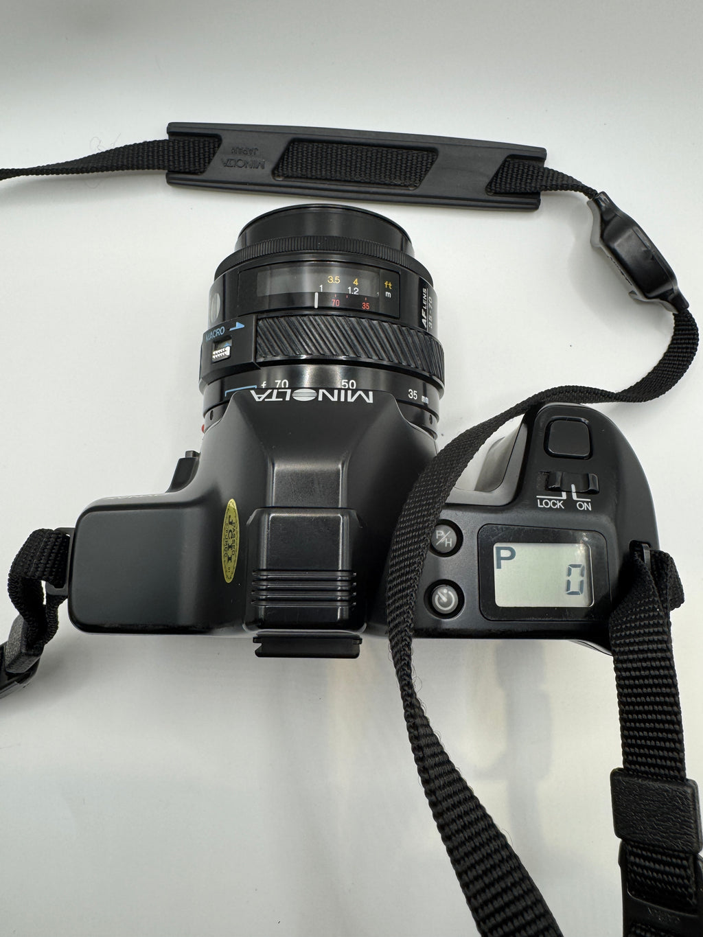 Minolta Dynax 3000i 35mm Film Camera + Minolta AF 35–70mm Zoom Lens
Fully Tested | Excellent Condition | Ready to Shoot
