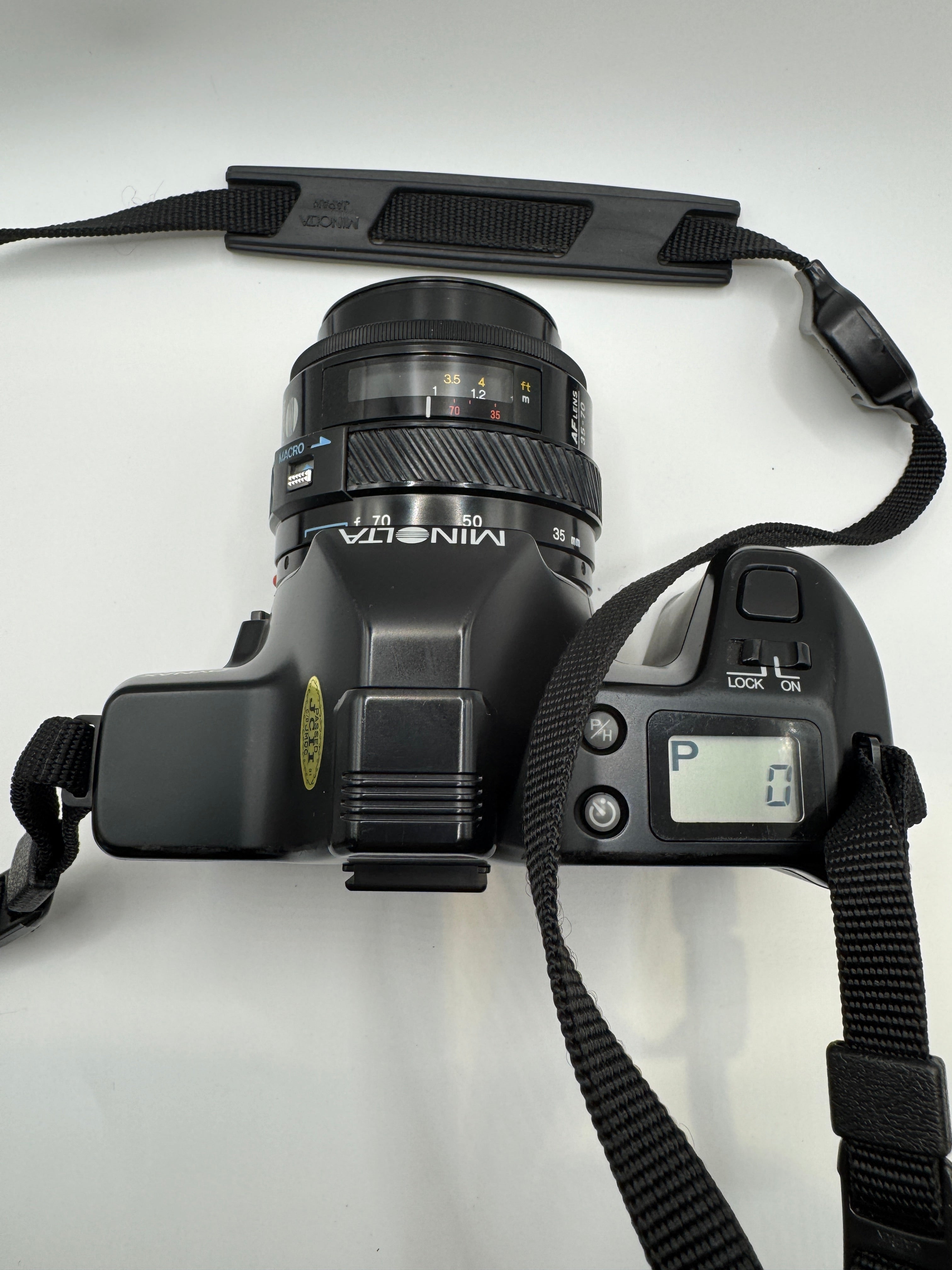 Minolta Dynax 3000i 35mm Film Camera + Minolta AF 35–70mm Zoom Lens
Fully Tested | Excellent Condition | Ready to Shoot