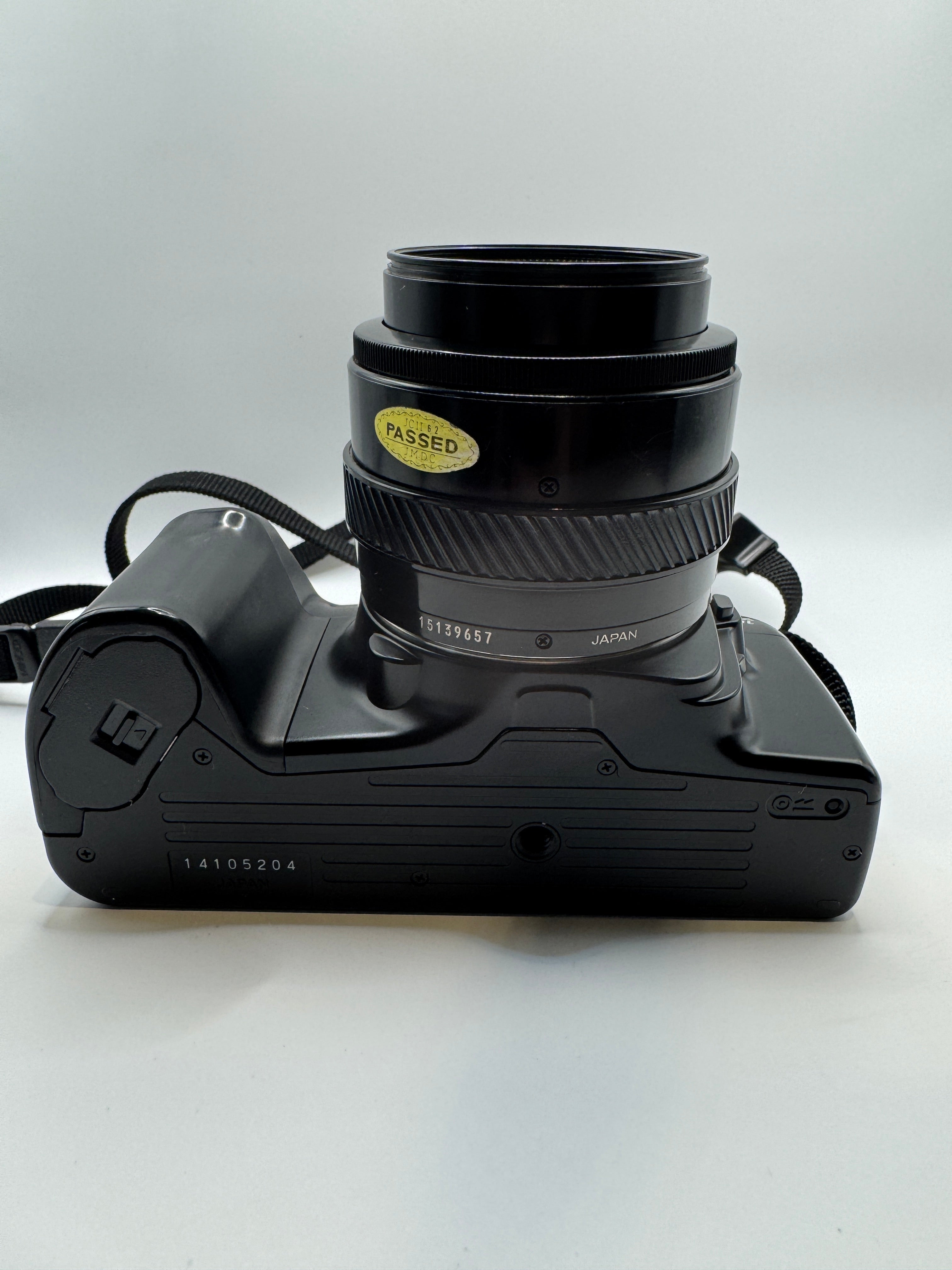Minolta Dynax 3000i 35mm Film Camera + Minolta AF 35–70mm Zoom Lens
Fully Tested | Excellent Condition | Ready to Shoot