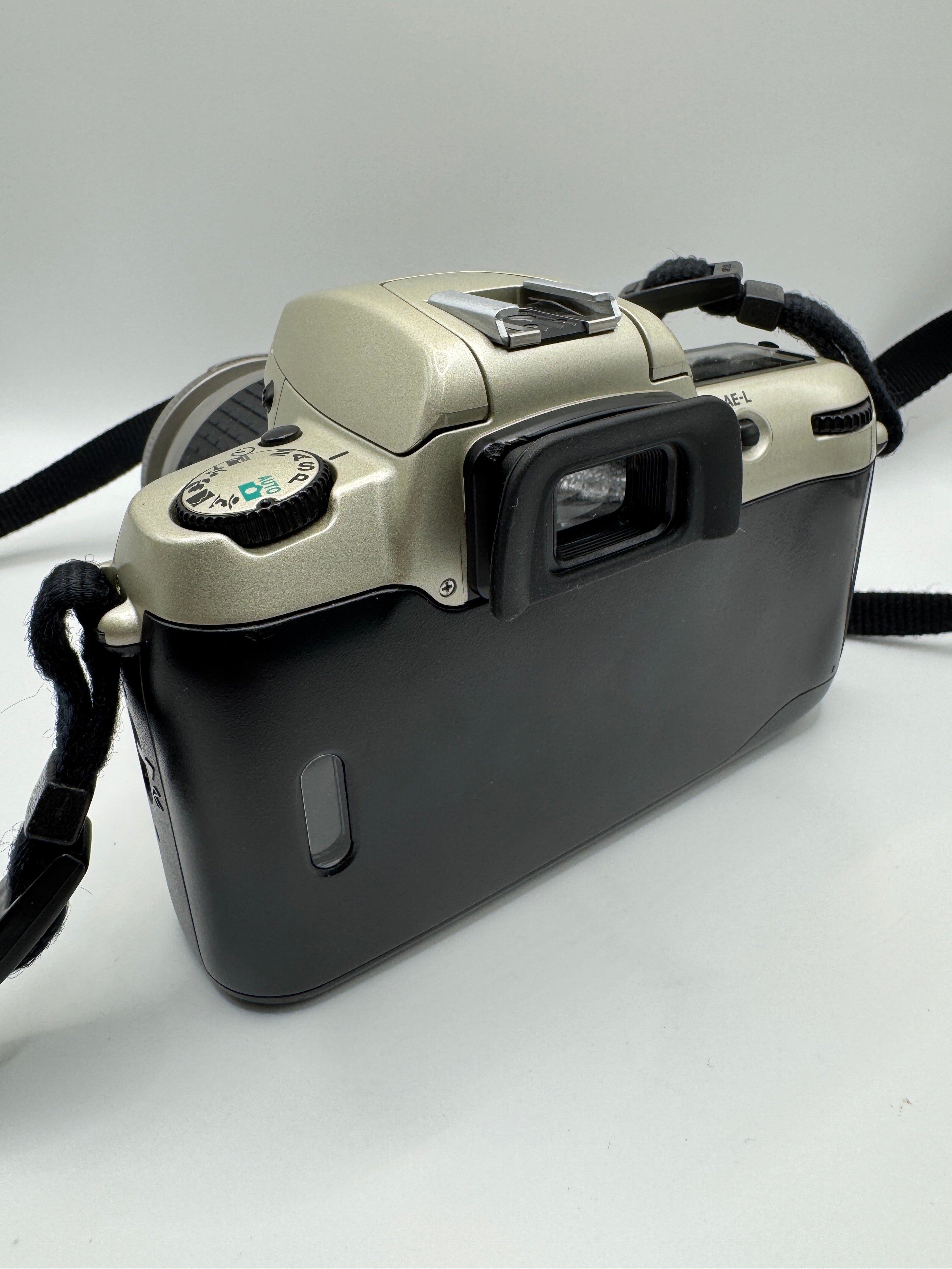 Nikon F60 35mm Film Camera + Nikon AF Nikkor 35–80mm Lens