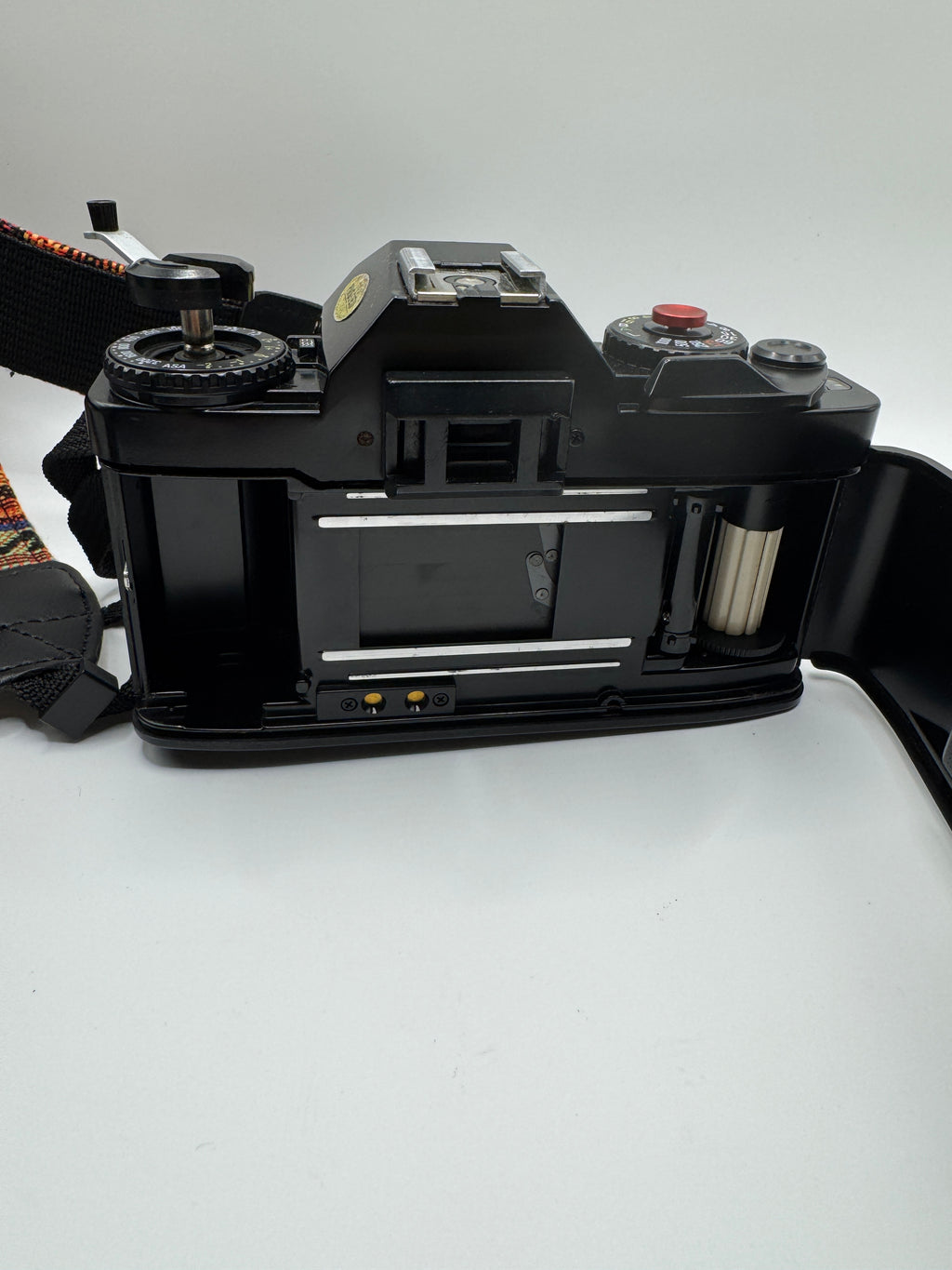 Ricoh KR-10 Super 35mm Film Camera + Rikenon 50mm f/2 Lens
Fully Tested | Excellent Condition | Ready to Shoot