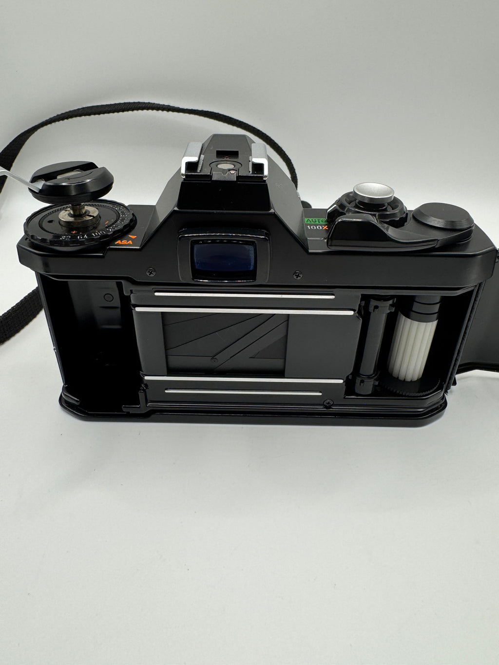 Pentax MV 35mm Film Camera + SMC Pentax-M 50mm f/2 Lens

Fully Tested | Fresh Batteries Included | Excellent Vintage Condition | Ready to Shoot