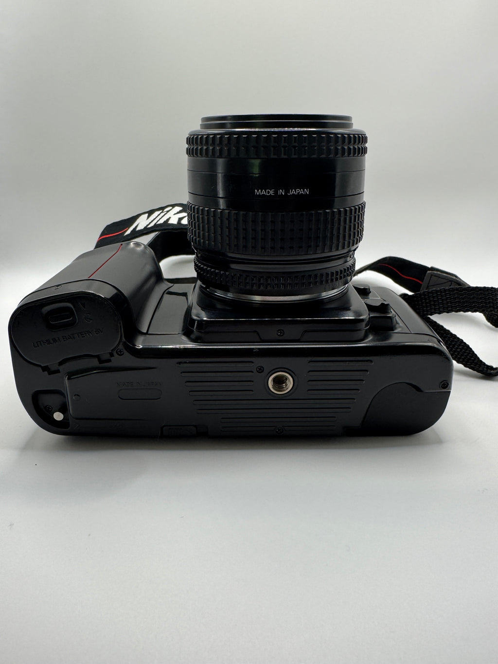 Nikon F-601 (N6006) 35mm Film Camera + AF Nikkor 35–70mm Lens
Fully Tested | Excellent Condition | Ready to Shoot