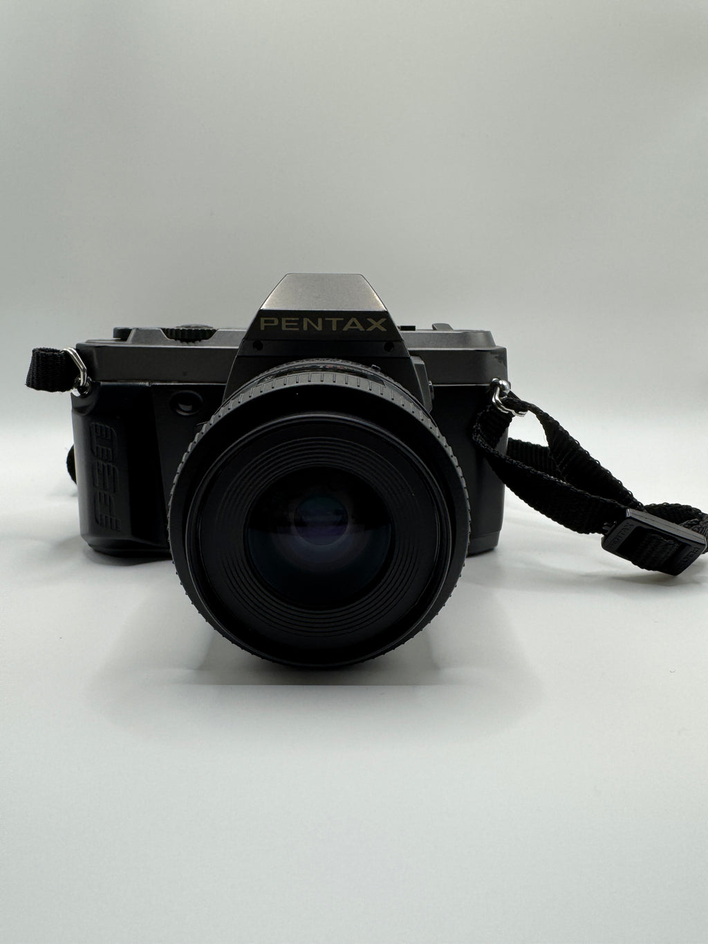 Pentax P30T 35mm Film Camera + Pentax 35–80mm f/4 Zoom Lens
Fully Tested | Excellent Condition | Ready to Shoot