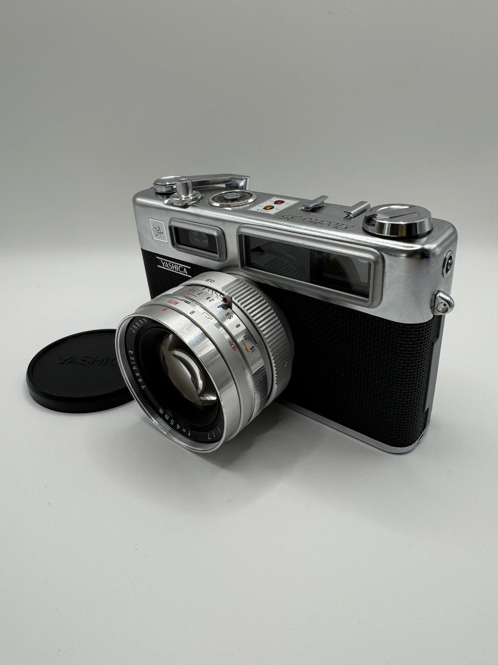 Yashica Electro 35 35mm Film Camera + Yashinon-DX 45mm f/1.7 Lens
Fully Tested | Excellent Condition | Ready to Shoot