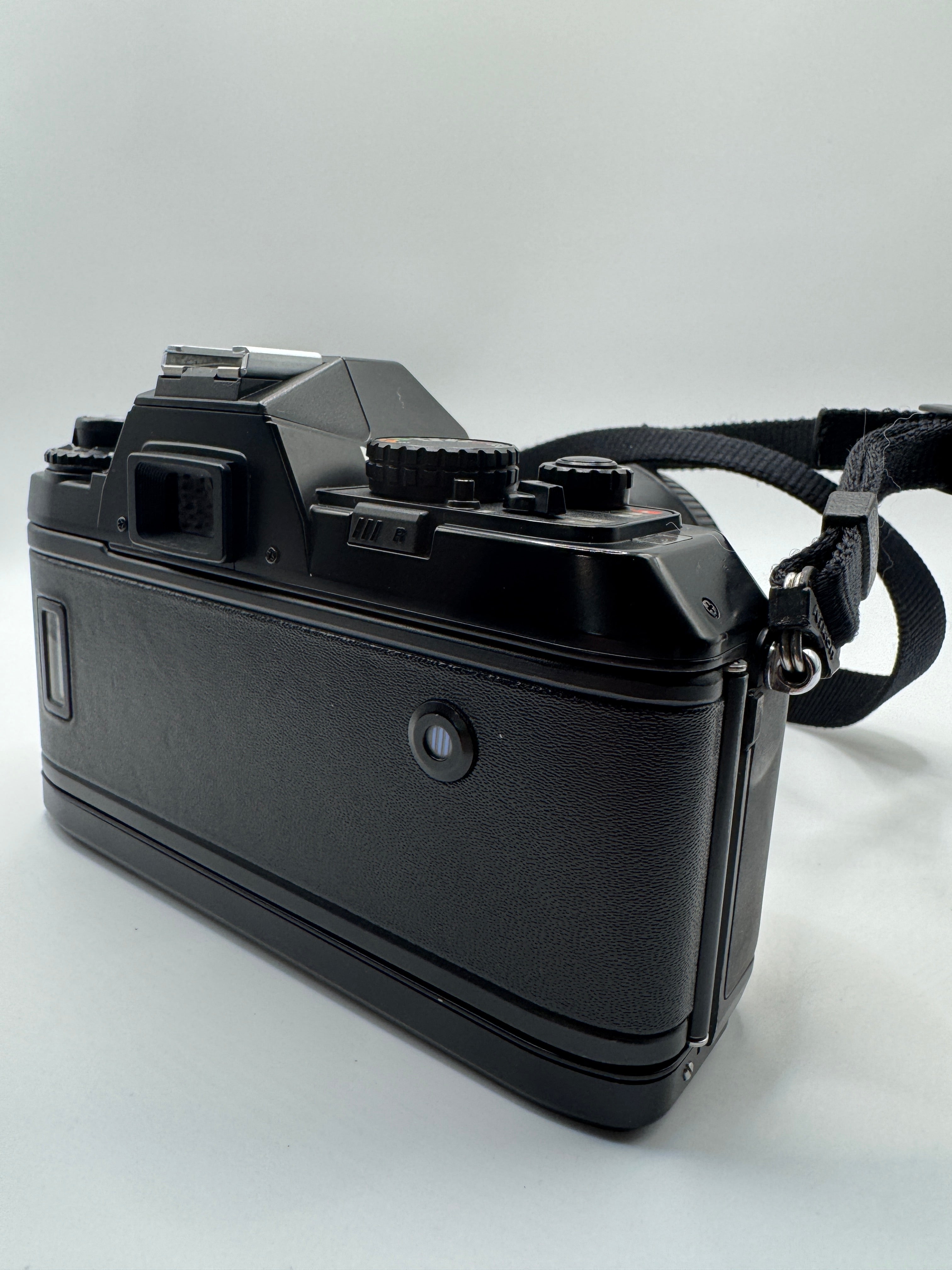 Nikon F-301 (N2000) 35mm Film Camera + Tokina 35–70mm f/3.5–4.8 Zoom Lens Fully Tested | Excellent Condition | Ready to Shoot