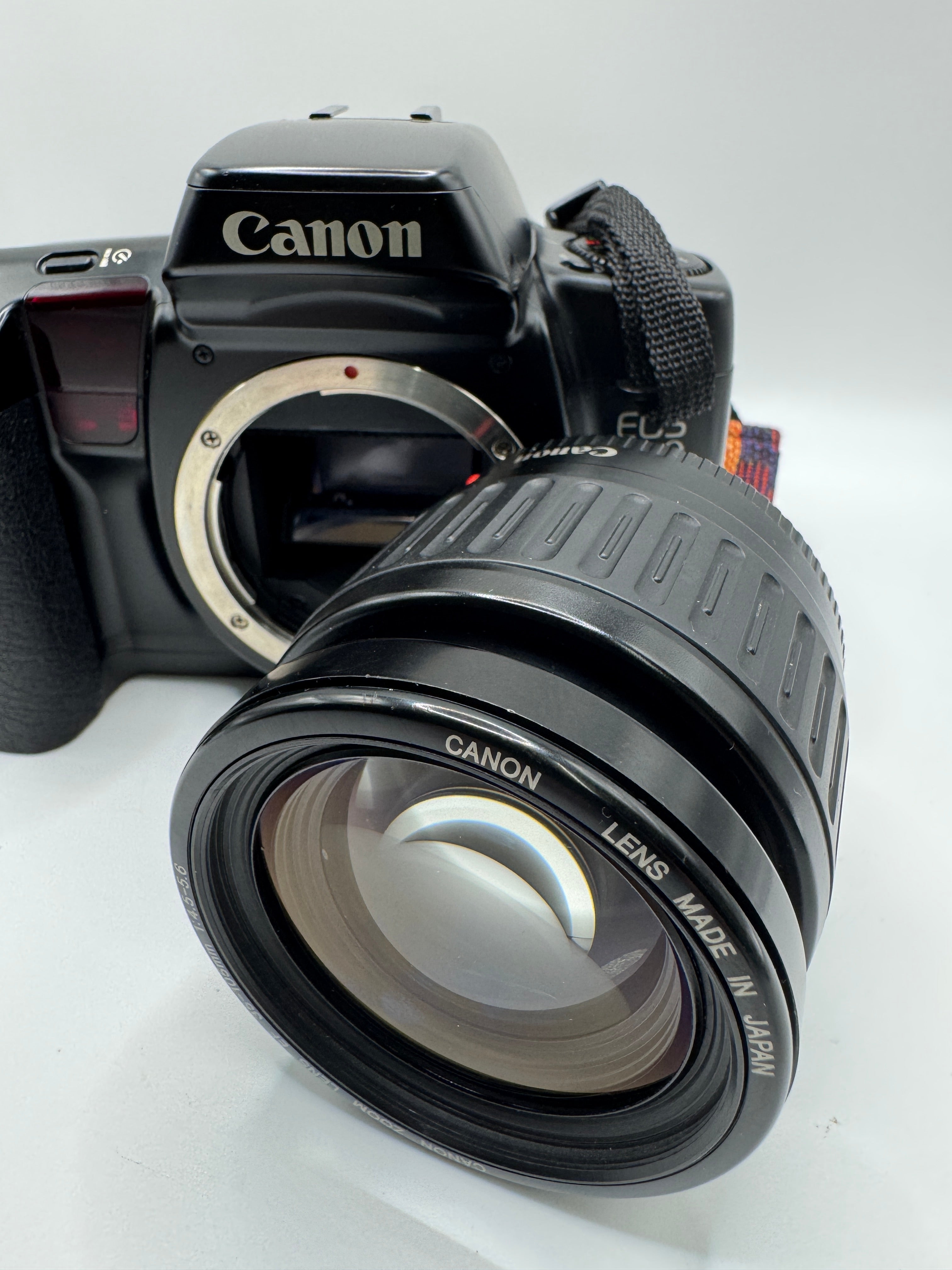 Canon EOS 10 35mm Film Camera + Canon EF 35–105mm Zoom Lens Fully Tested | Fresh Batteries Included | Excellent Condition | Ready to Shoot
