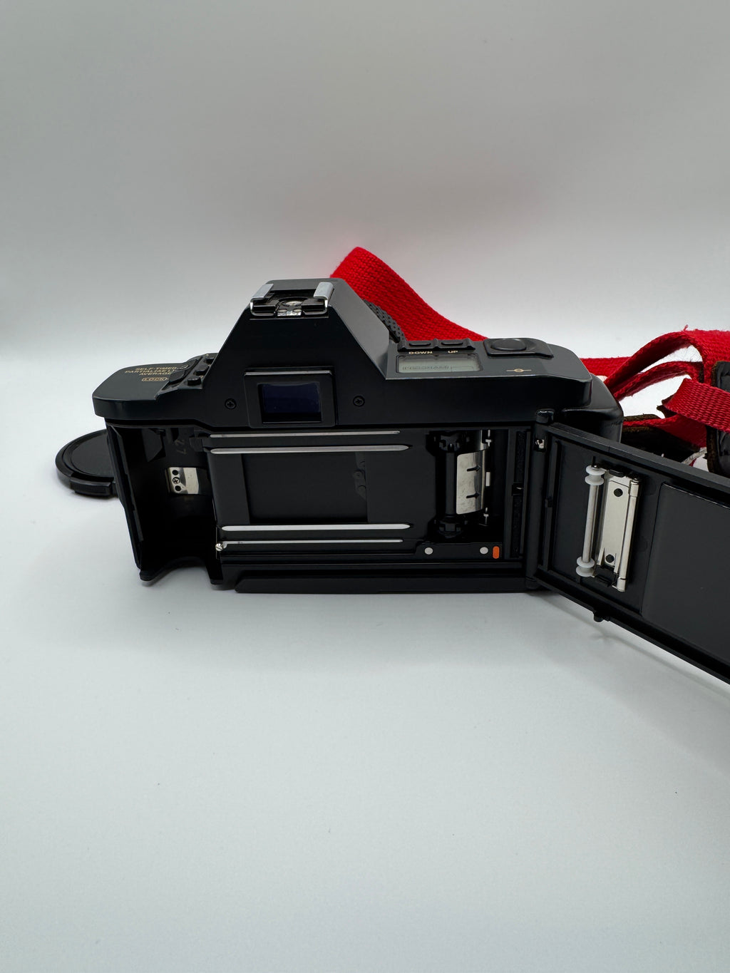 Canon T70 35mm Film Camera + Tokina 28–70mm Zoom Lens
Fully Tested | Excellent Condition | Ready to Shoot