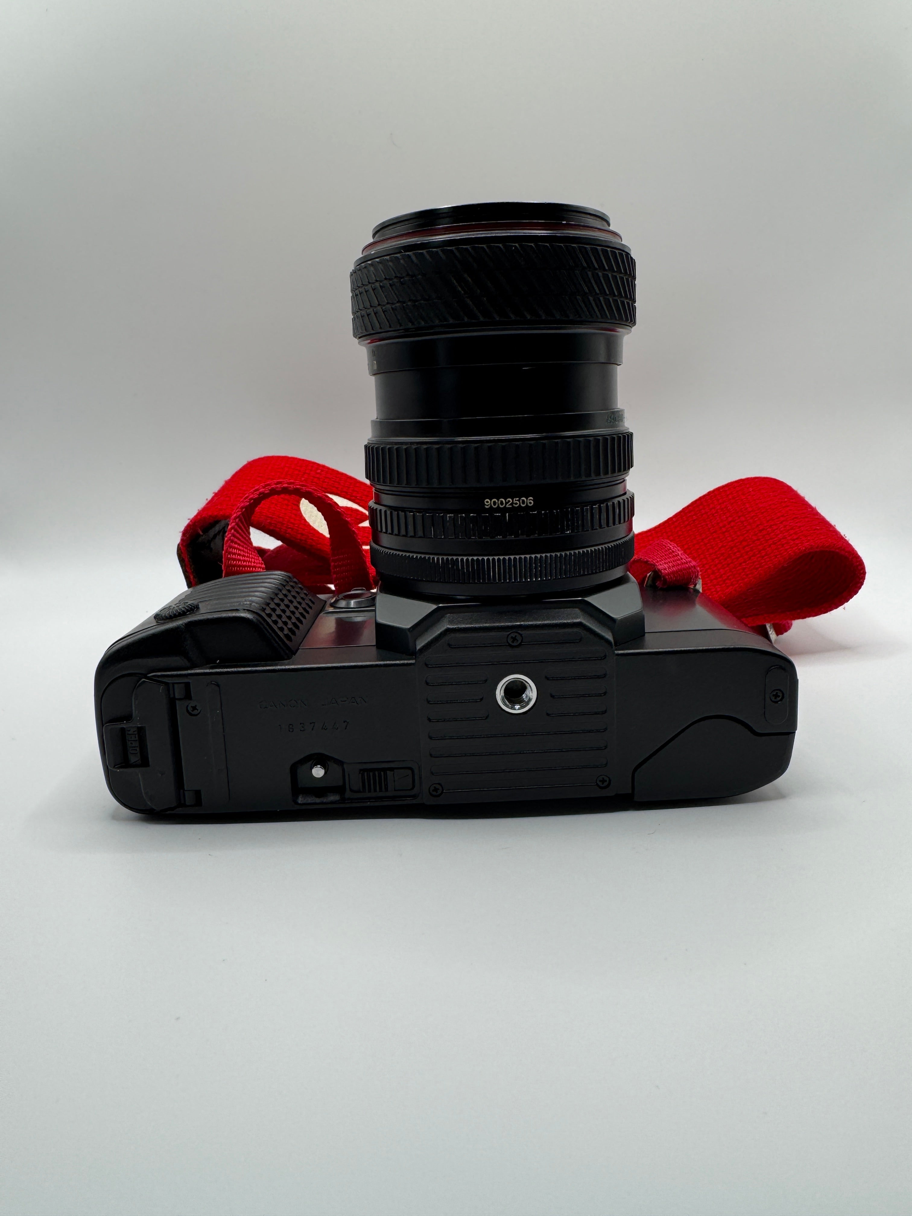 Canon T70 35mm Film Camera + Tokina 28–70mm Zoom Lens
Fully Tested | Excellent Condition | Ready to Shoot