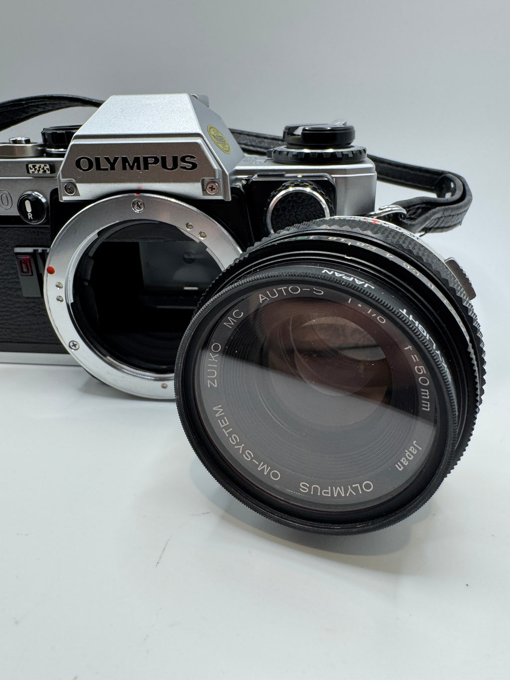Olympus OM10 35mm Film Camera with Zuiko 50mm f/1.8 Lens Manual Adapter & Original Olympus Case