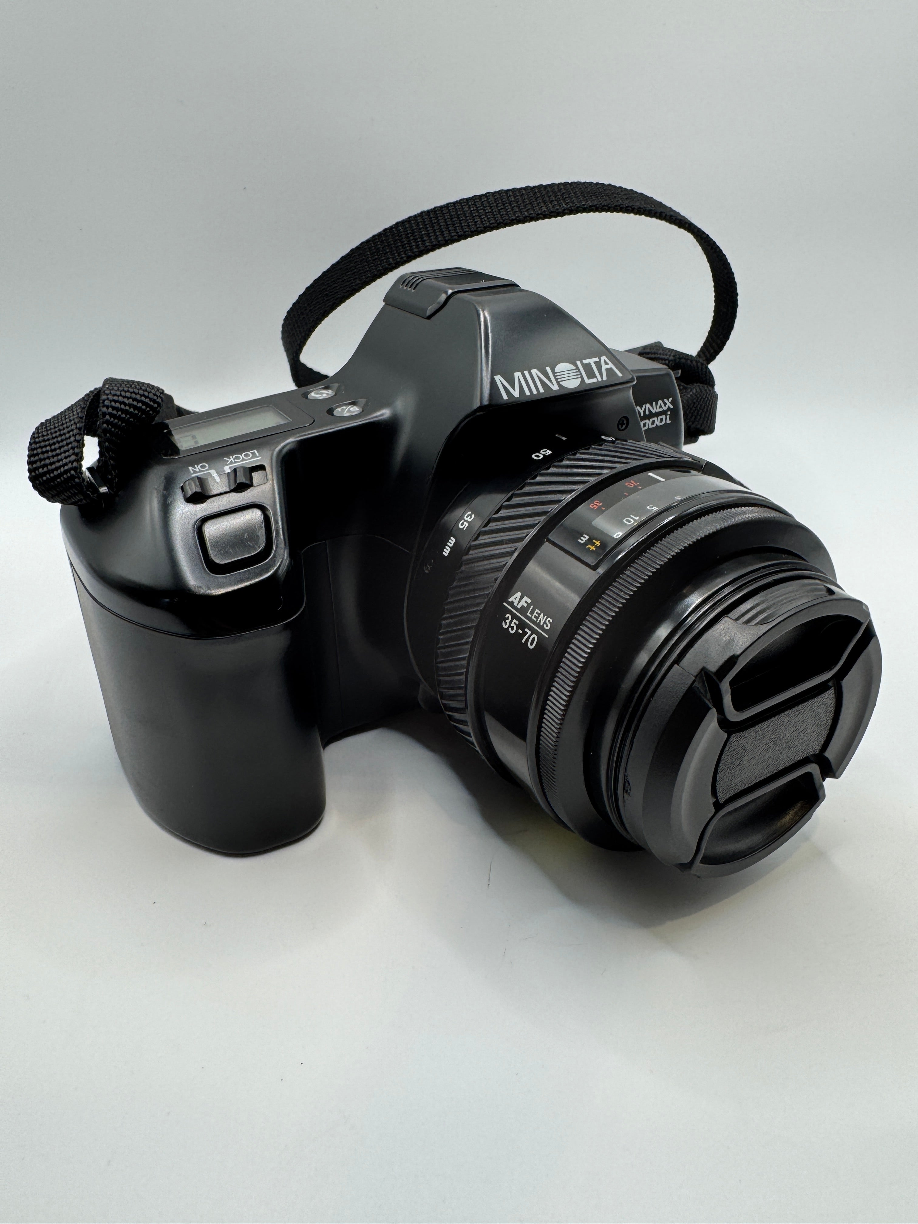 Minolta Dynax 3000i 35mm Film Camera + Minolta AF 35–70mm Zoom Lens
Fully Tested | Excellent Condition | Ready to Shoot