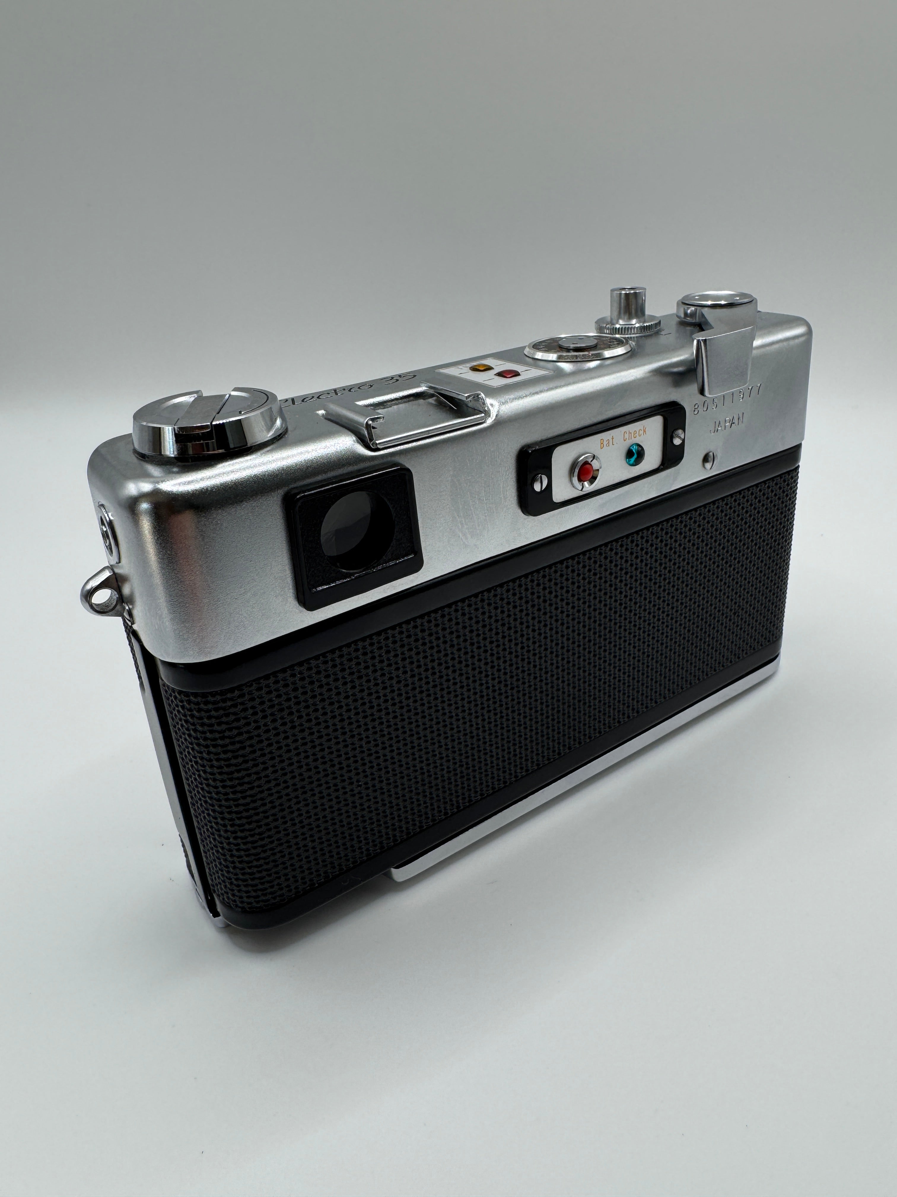 Yashica Electro 35 35mm Film Camera + Yashinon-DX 45mm f/1.7 Lens
Fully Tested | Excellent Condition | Ready to Shoot