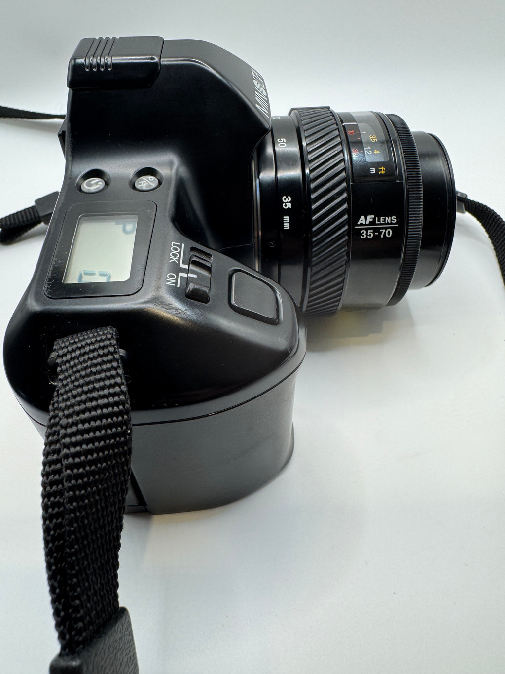 Minolta Dynax 3000i 35mm Film Camera + Minolta AF 35–70mm Zoom Lens
Fully Tested | Excellent Condition | Ready to Shoot