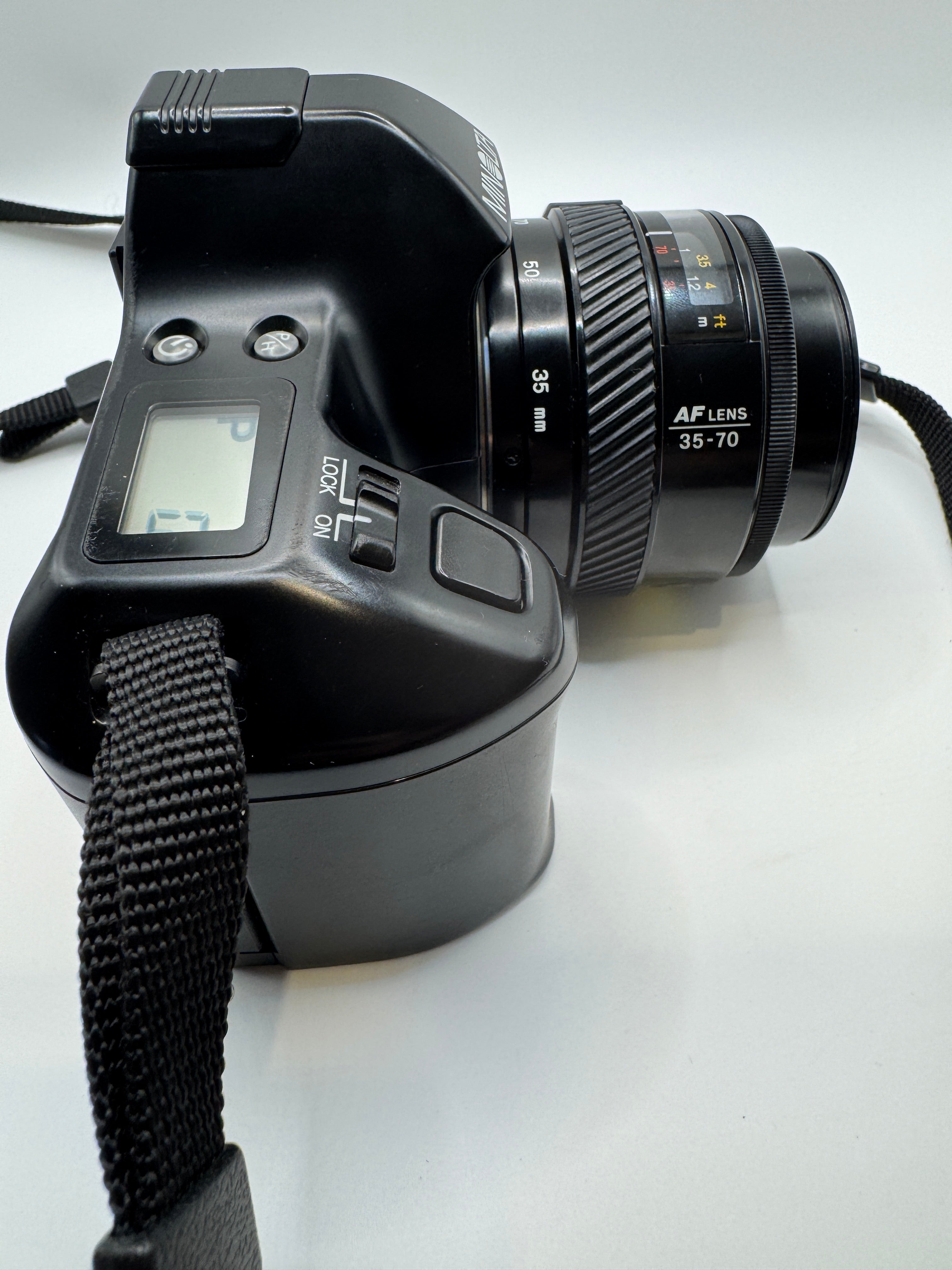Minolta Dynax 3000i 35mm Film Camera + Minolta AF 35–70mm Zoom Lens
Fully Tested | Excellent Condition | Ready to Shoot