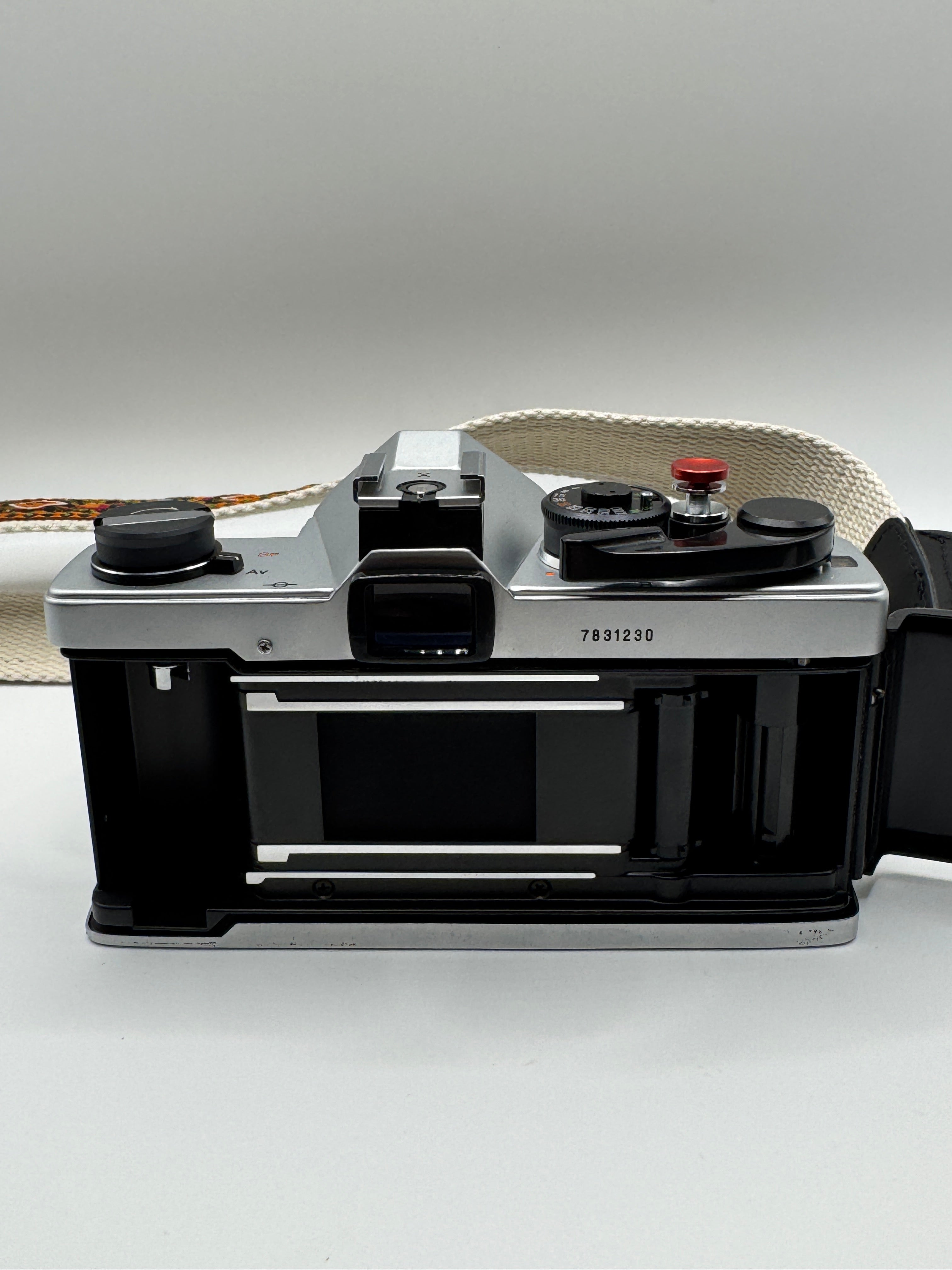 Cosina CSR 35mm Film Camera + 50mm f/1.7 Lens
Fully Tested | Excellent Condition | Ready to Shoot