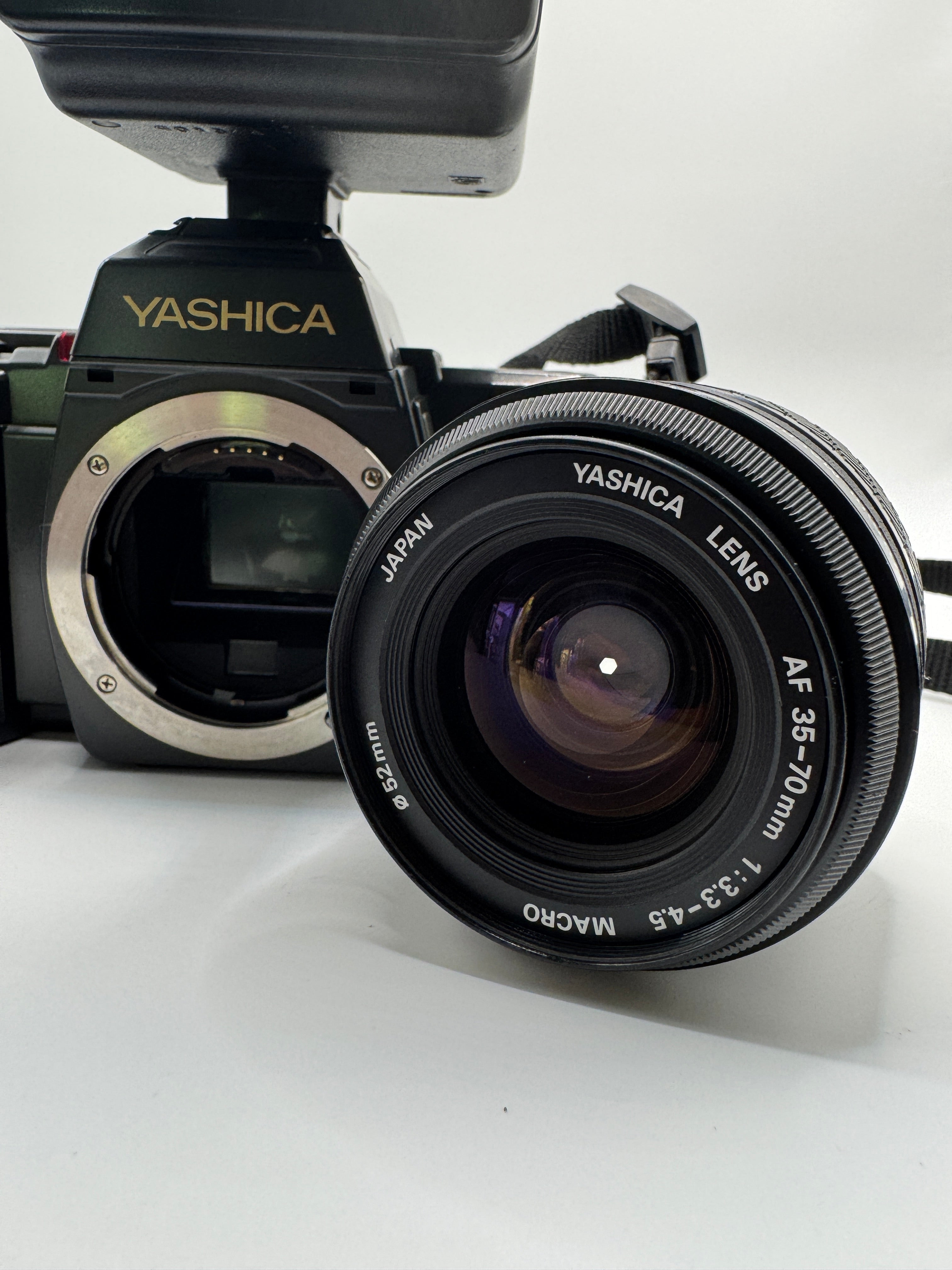 Yashica 230 Auto Focus 35mm Film Camera + Kyocera AF 35–70mm Lens + Philips Flash 25B Fully Tested | Excellent Condition | Complete Kit