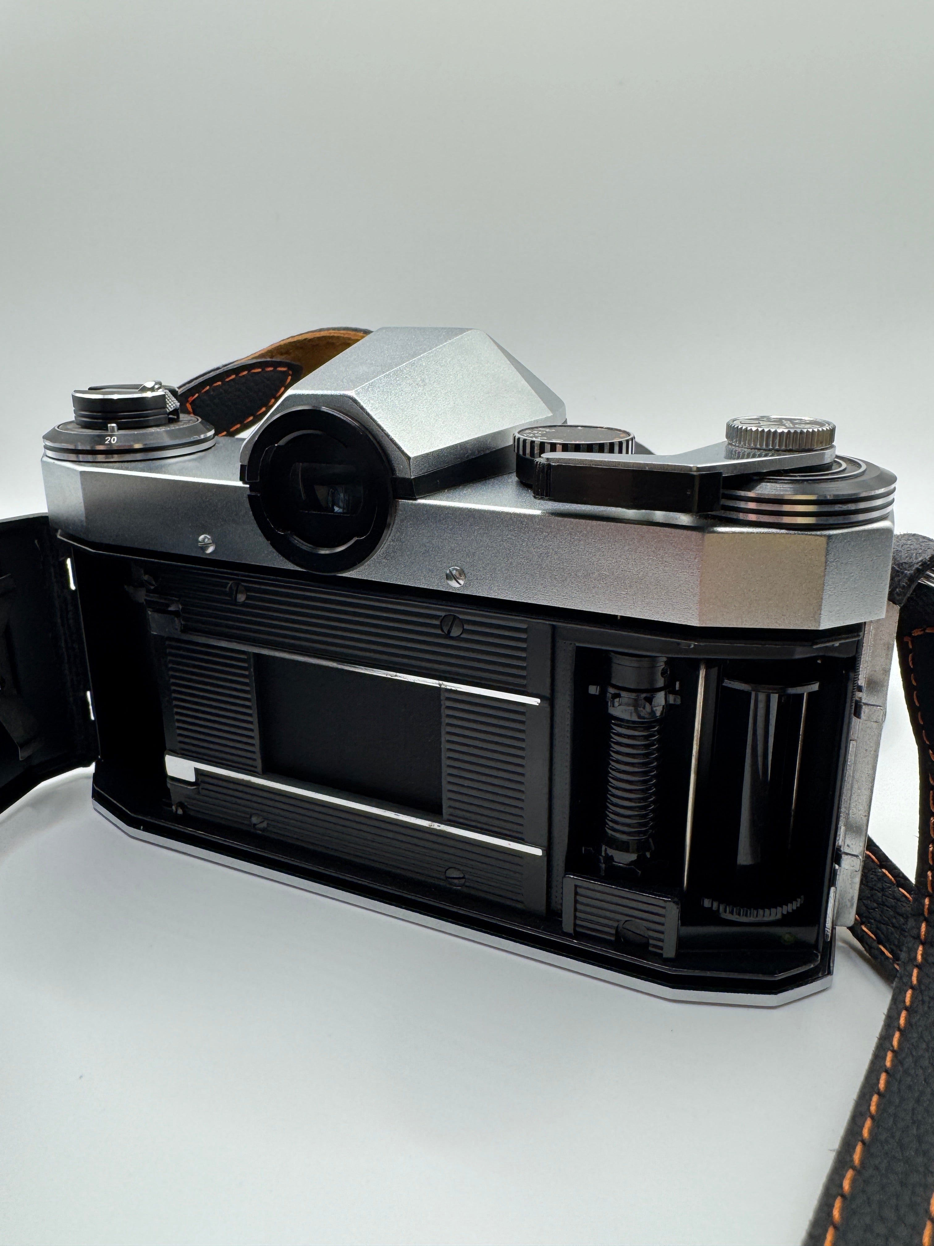 Praktica PL Nova I 35mm Film Camera + Photax 135mm f/3.5 Lens
Fully Tested | Excellent Condition | Fully Mechanical