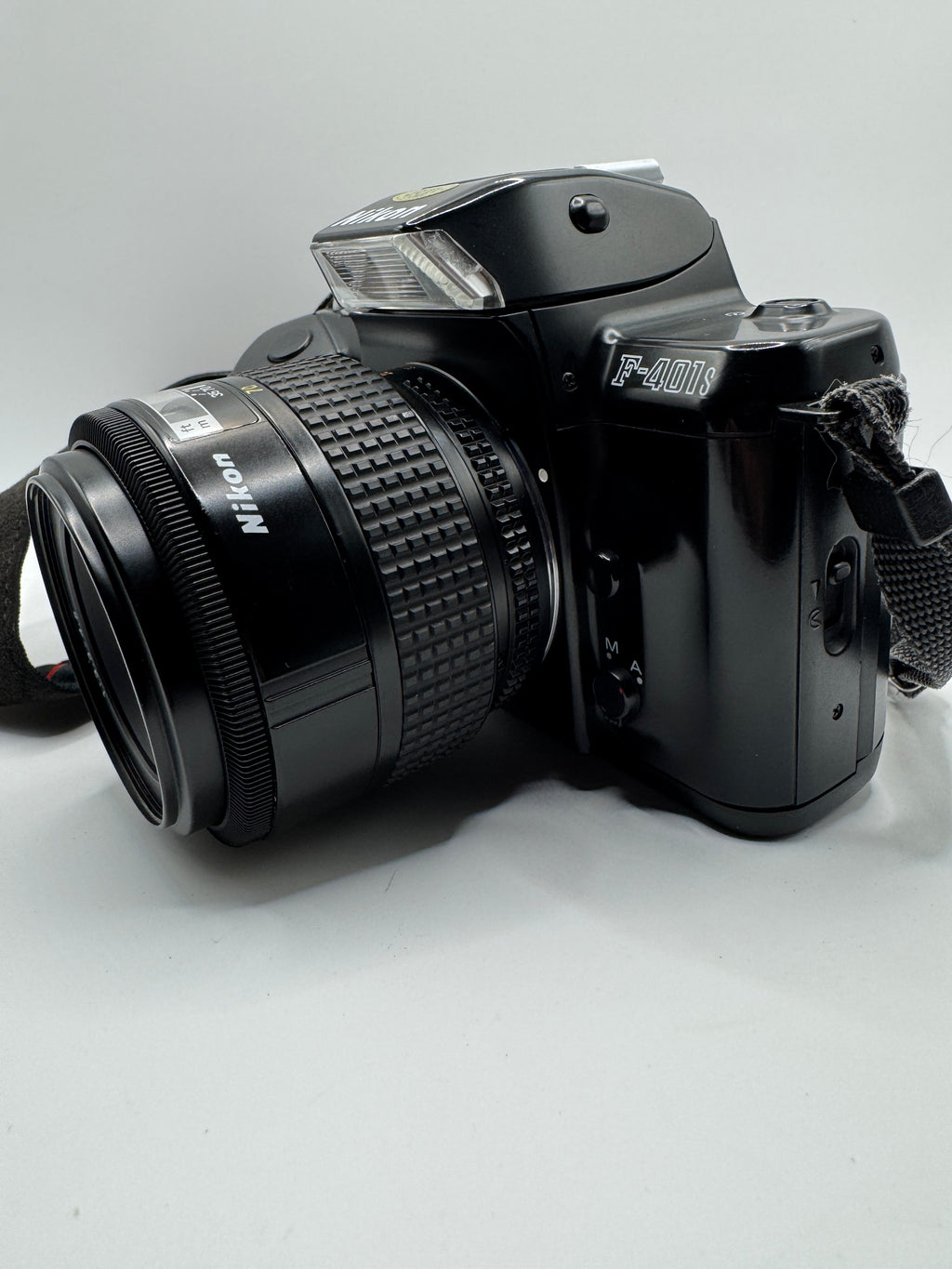 Nikon F-401S 35mm Film Camera with AF Nikkor 35–70mm Lens