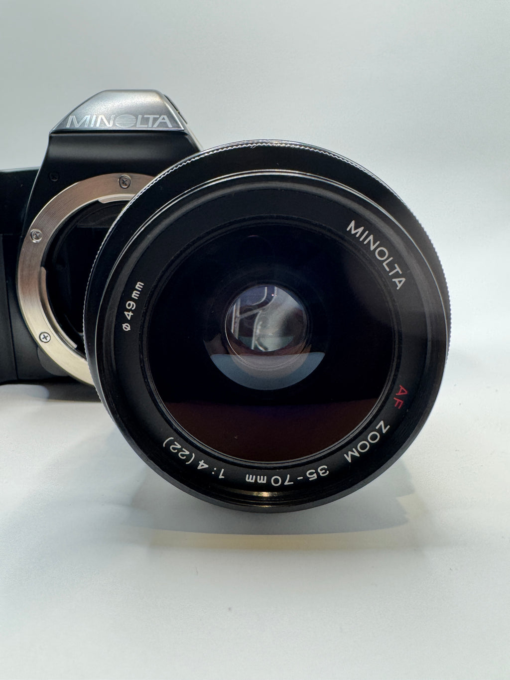Minolta Dynax 3000i 35mm Film Camera + Minolta AF 35–70mm Zoom Lens
Fully Tested | Excellent Condition | Ready to Shoot
