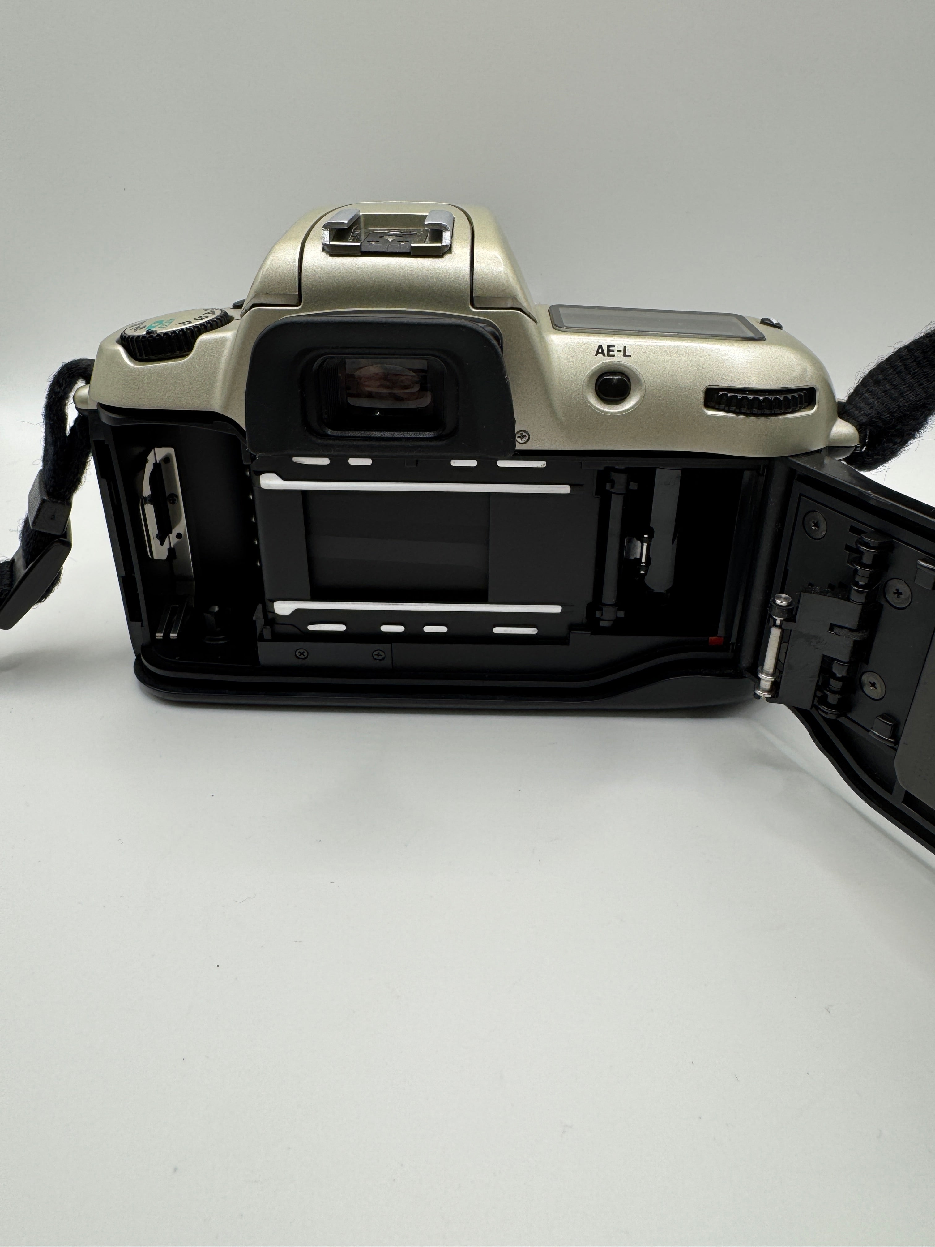 Nikon F60 35mm Film Camera + Nikon AF Nikkor 35–80mm Lens