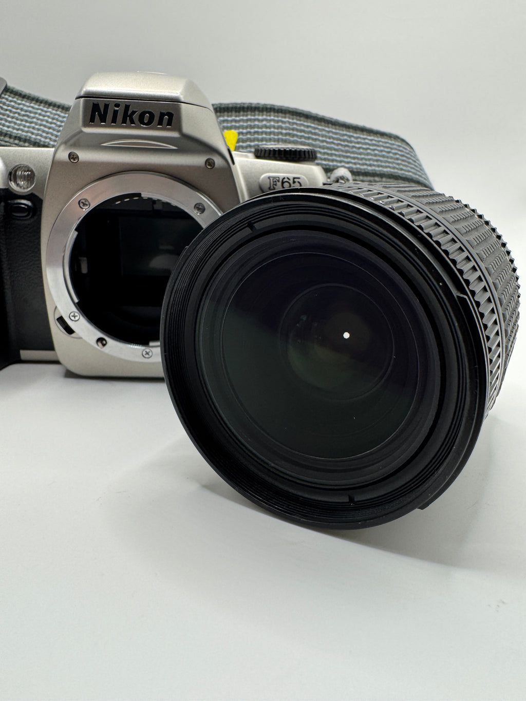 Nikon F65 (N65) 35mm Film Camera + Nikon 28–80mm Zoom Lens
Fully Tested | Excellent Condition | Ready to Shoot
